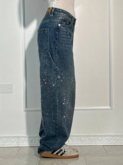 JEANS AUS GLÄNZENDEM DENIM 