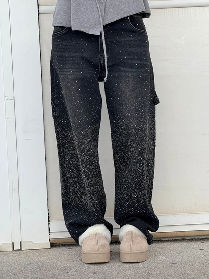 JEANS AUS GLÄNZENDEM DENIM 